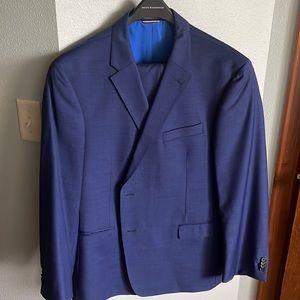 Nearly new Tommy Hilfiger two-button stretch suit.